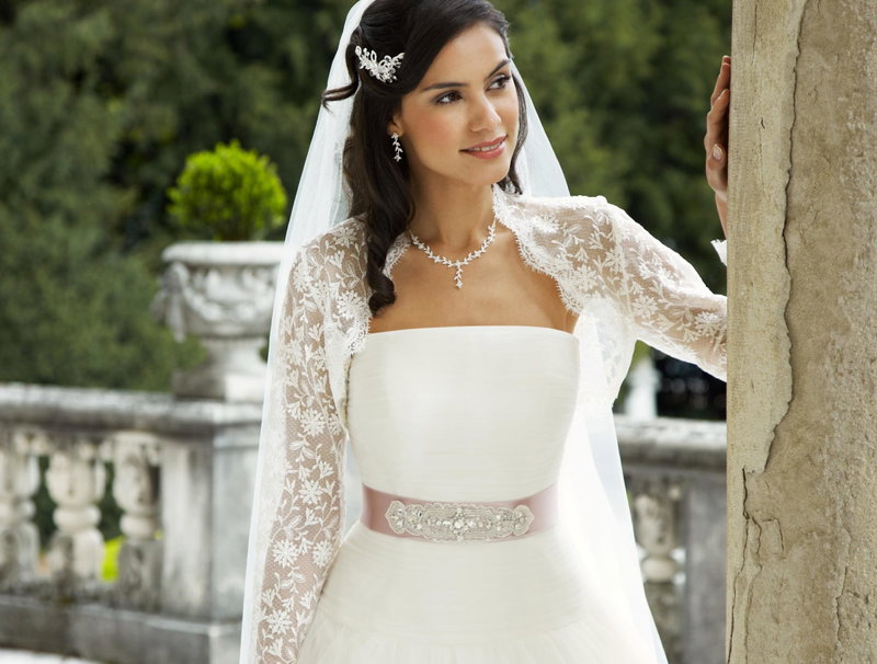 DRESS Brautkleider & Brautaccessoires Anita Eble