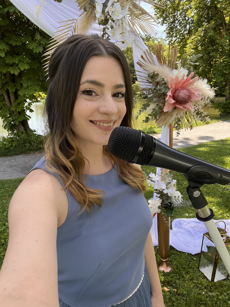 Hochzeitssängerin & Herzpoetin