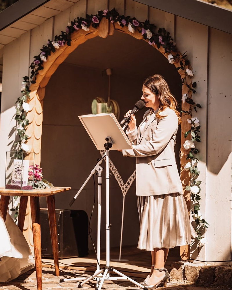 Hochzeitssängerin & Herzpoetin