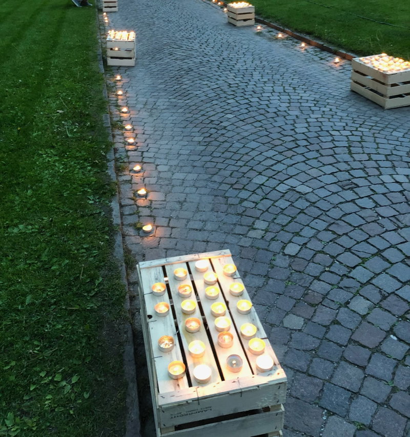 Light e-motion