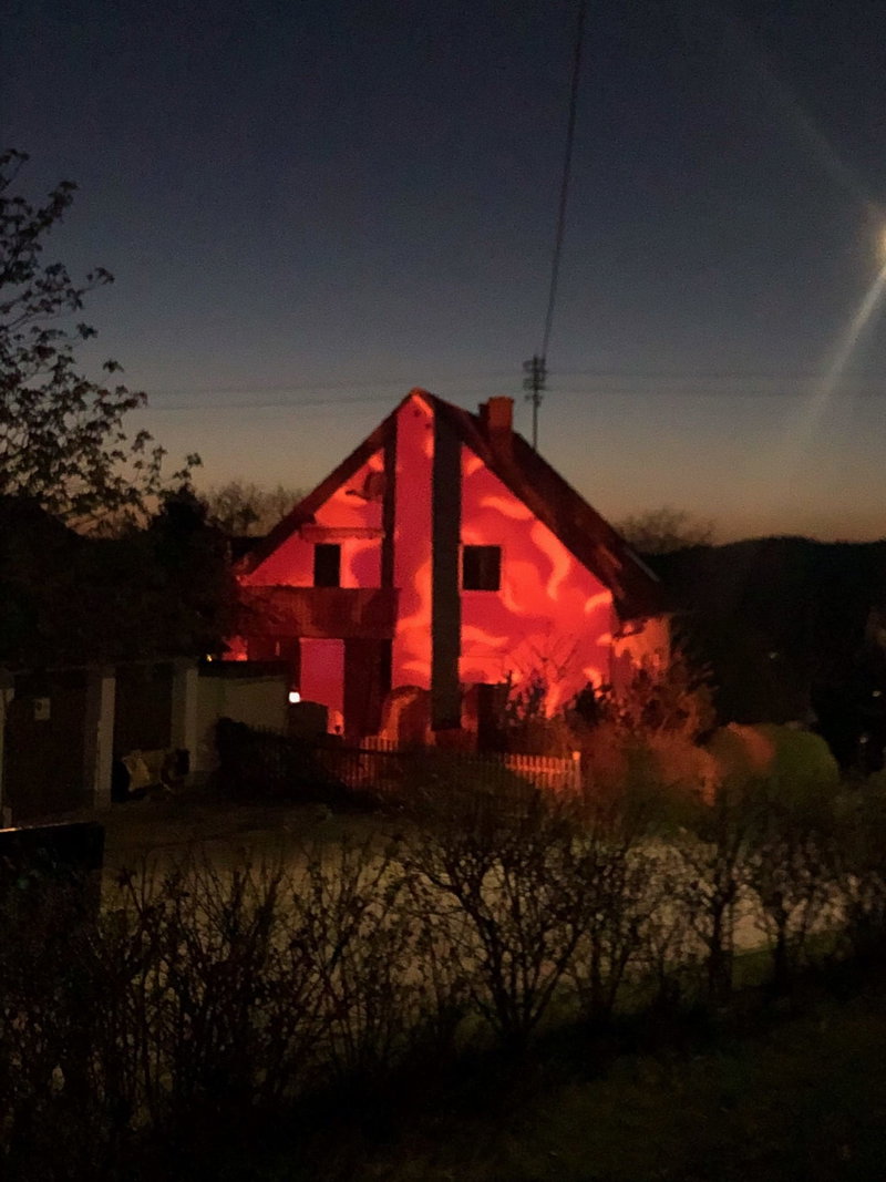 Light e-motion