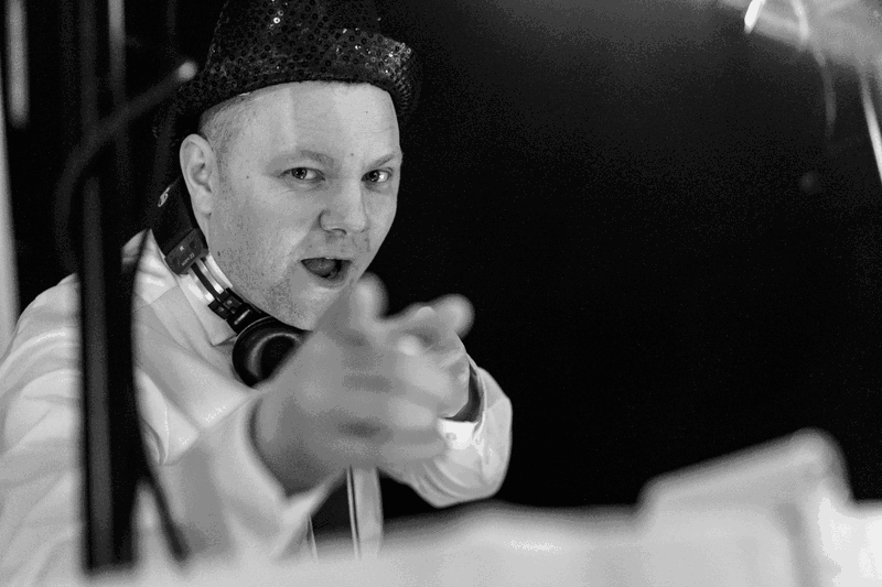 DJ Yugeen - dein Party- Macher