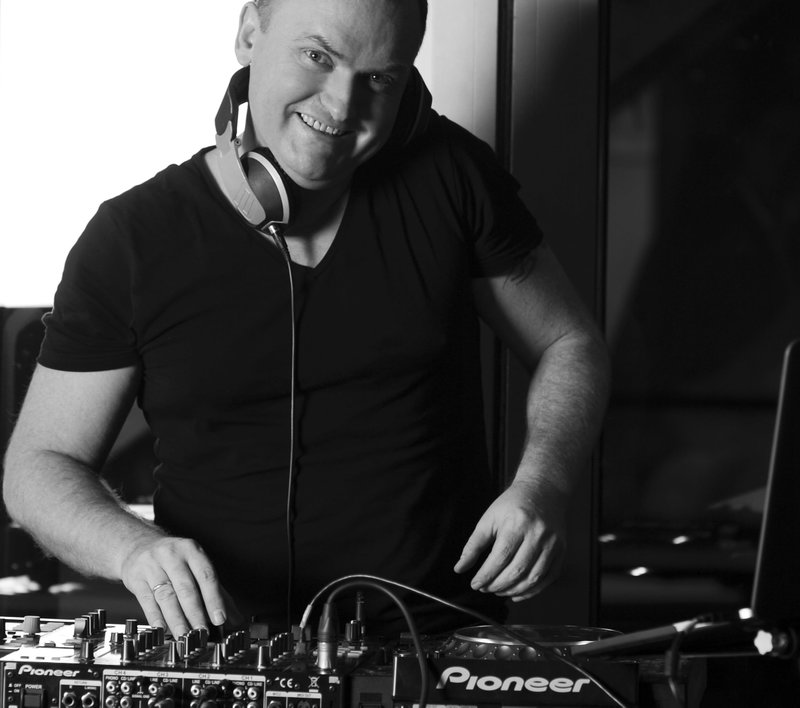 DJ PLAYANDY