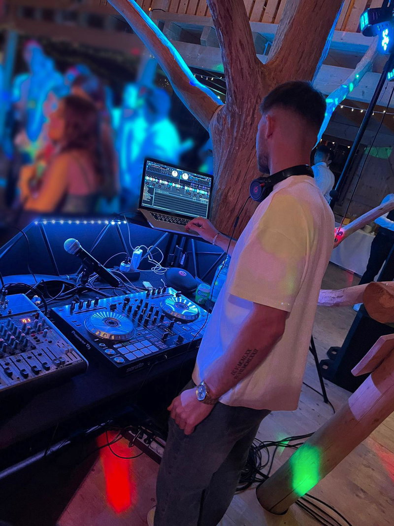 DJ DeMar