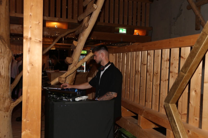 DJ DeMar