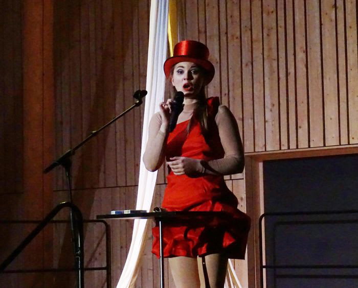 Miss Edith - Riesenseifenblasen Zauberin & Artistin