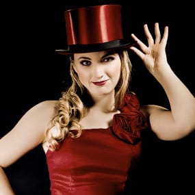 Miss Edith - Riesenseifenblasen Zauberin & Artistin
