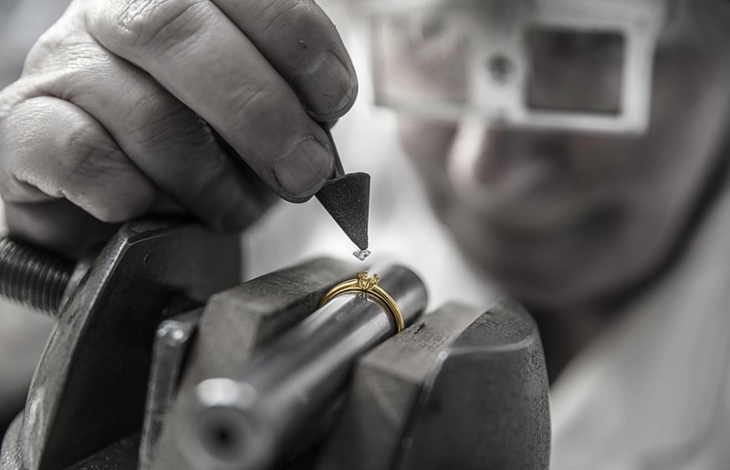 BERND WOLF Schmuck und Trauringe