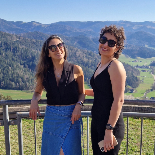 Lächeln und Feiern