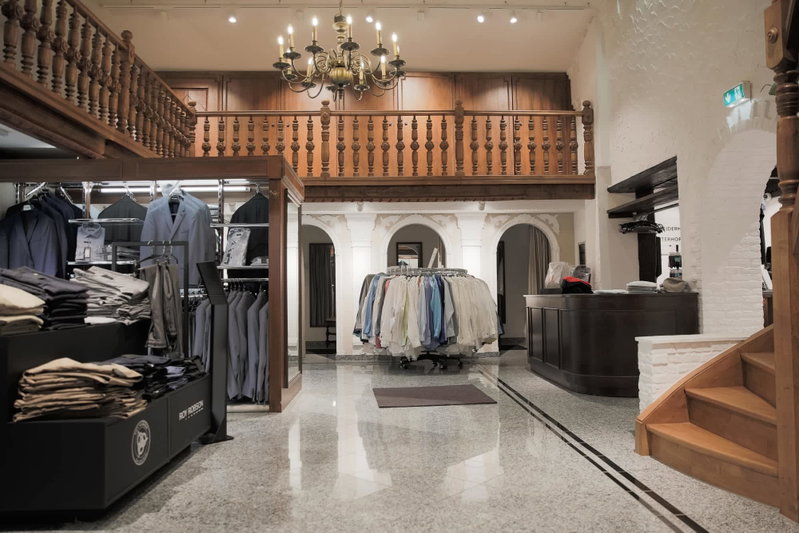 Laue Festgarderobe
