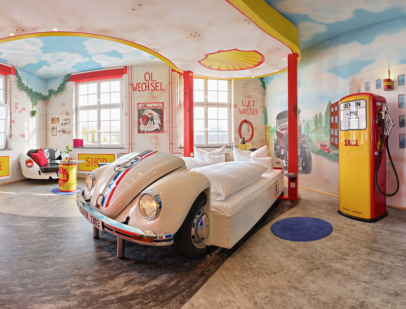 V8 HOTEL in der MOTORWORLD