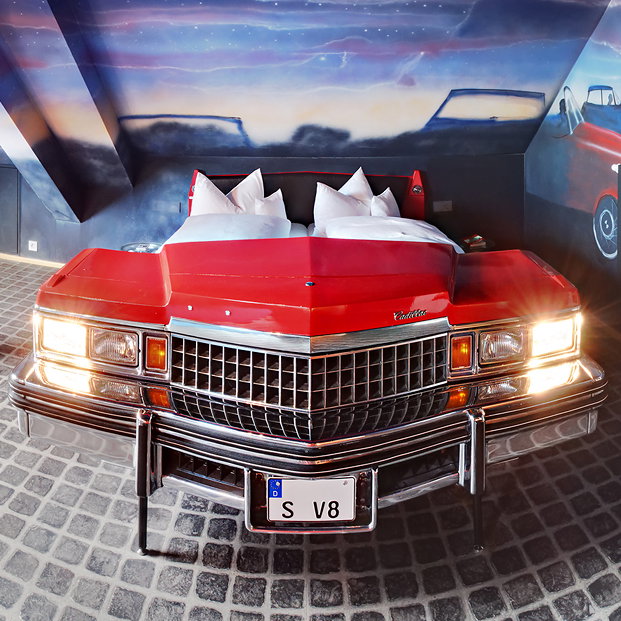 V8 HOTEL in der MOTORWORLD